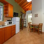 Spedion - Near To Sea With Heated Swimming Pool בית נופש