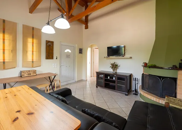 Spedion Villa - Near To Sea Villas With Heated Swimming Pool Ferienhaus