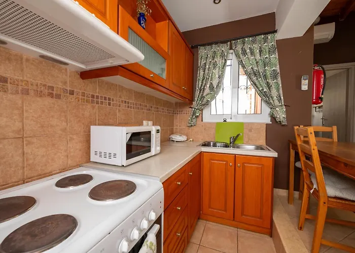 Spedion Villa - Near To Sea Villas With Heated Swimming Pool Gythio