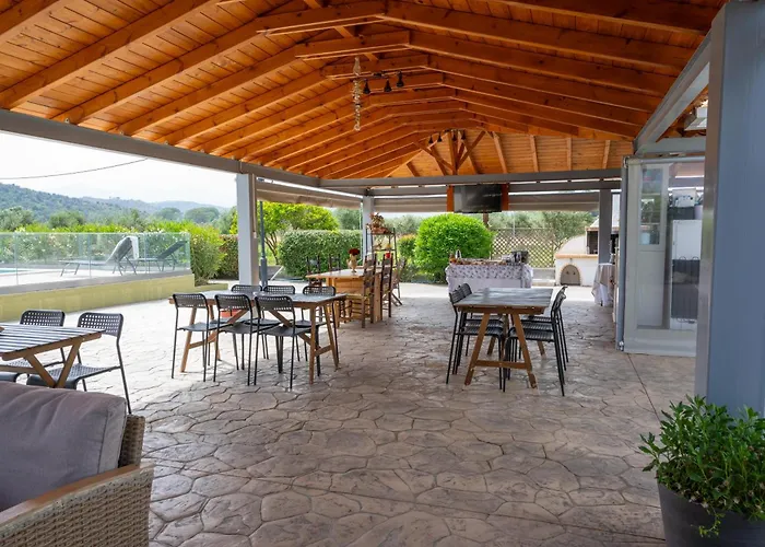 Spedion Villa - Near To Sea Villas With Heated Swimming Pool Ferienhaus