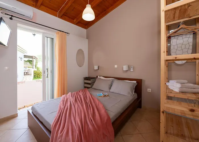 Spedion Villa - Near To Sea Villas With Heated Swimming Pool Ferienhaus *