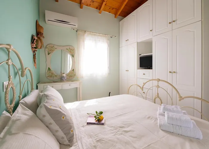 Spedion Villa - Near To Sea Villas With Heated Swimming Pool Gythio