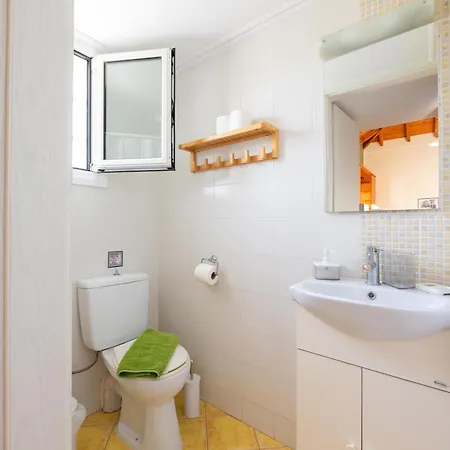 Spedion - Near To Sea With Swimming Pool 伊西翁