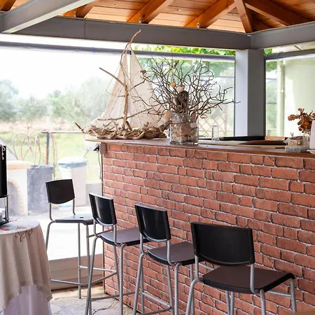 Spedion - Near To Sea With Swimming Pool 度假居 伊西翁