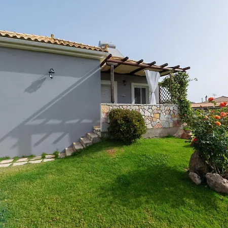 Spedion - Near To Sea With Heated Swimming Pool Vakantiehuis *