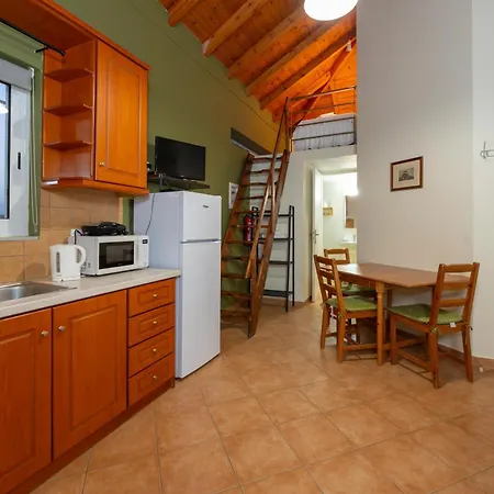 Spedion - Near To Sea With Swimming Pool 度假居