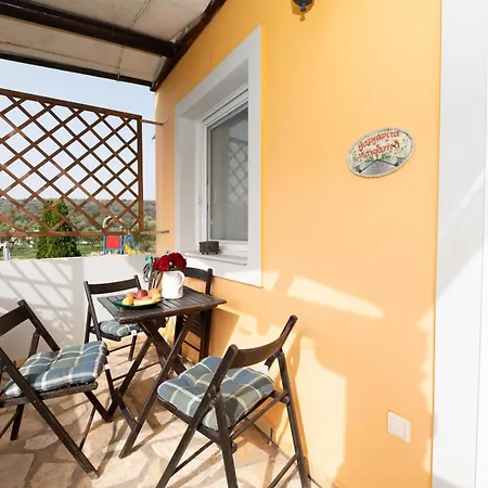 Hébergement de vacances Spedion - Near To Sea With Heated Swimming Pool *