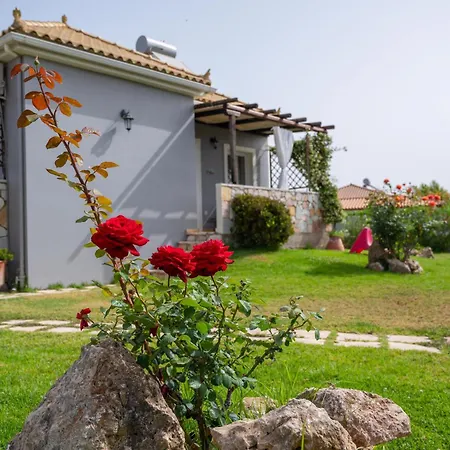 Spedion - Near To Sea With Heated Swimming Pool *