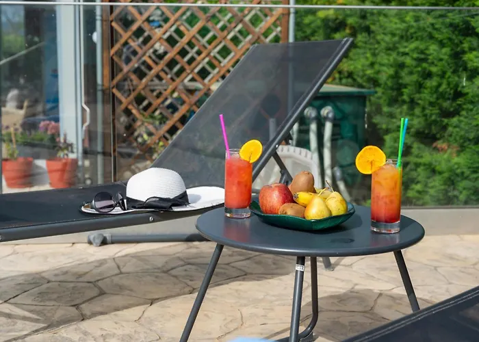 Hébergement de vacances Spedion - Near To Sea With Heated Swimming Pool *