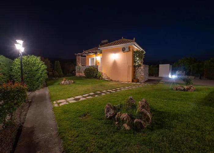 Spedion - Near To Sea With Heated Swimming Pool *