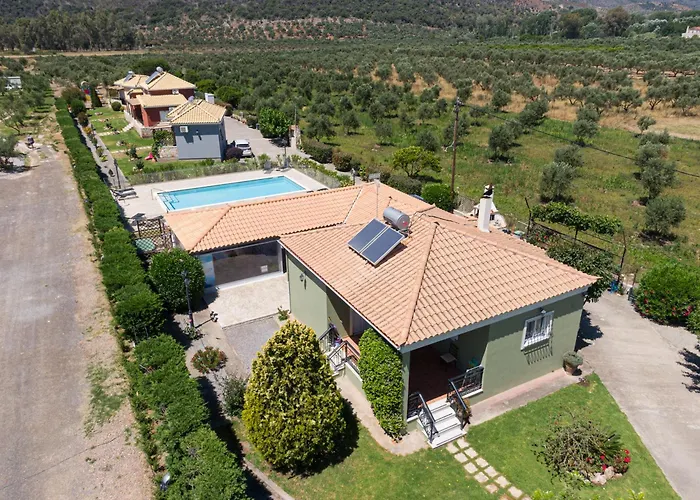 Vakantiehuis Spedion - Near To Sea With Heated Swimming Pool