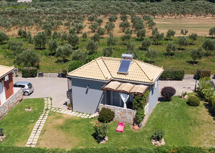 Vakantiehuis Spedion - Near To Sea With Heated Swimming Pool Gythio