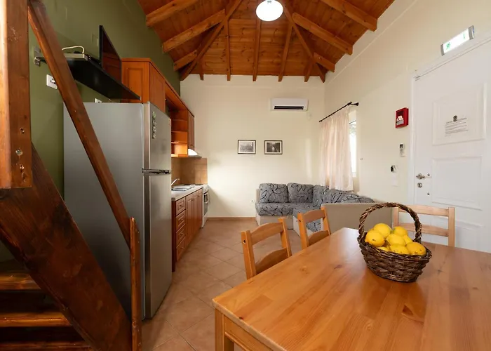 Hébergement de vacances Spedion - Near To Sea With Heated Swimming Pool