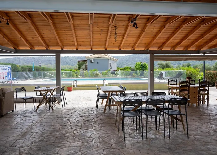 Spedion - Near To Sea With Heated Swimming Pool *